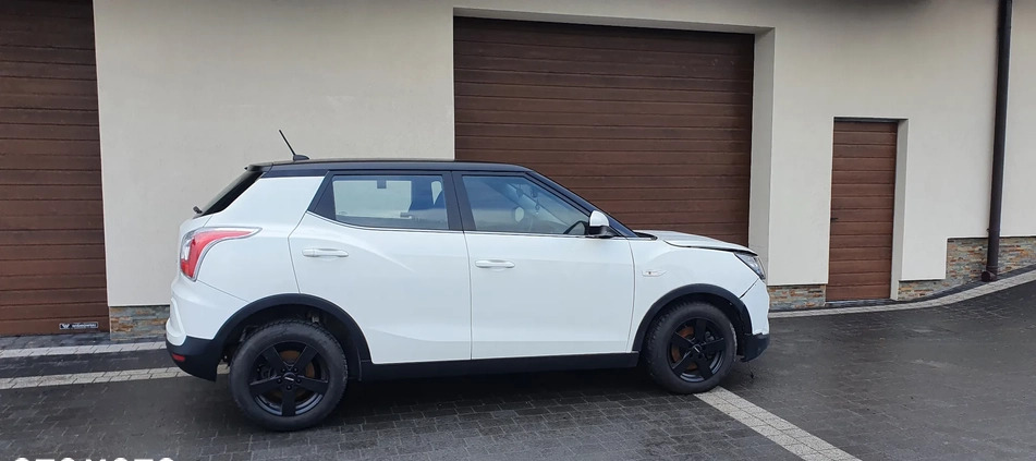 SsangYong Tivoli cena 13500 przebieg: 57000, rok produkcji 2015 z Pelplin małe 254